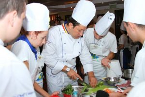 Chef Cezar Munteanu in Tabara Meseriasilor din Tara lui Andrei